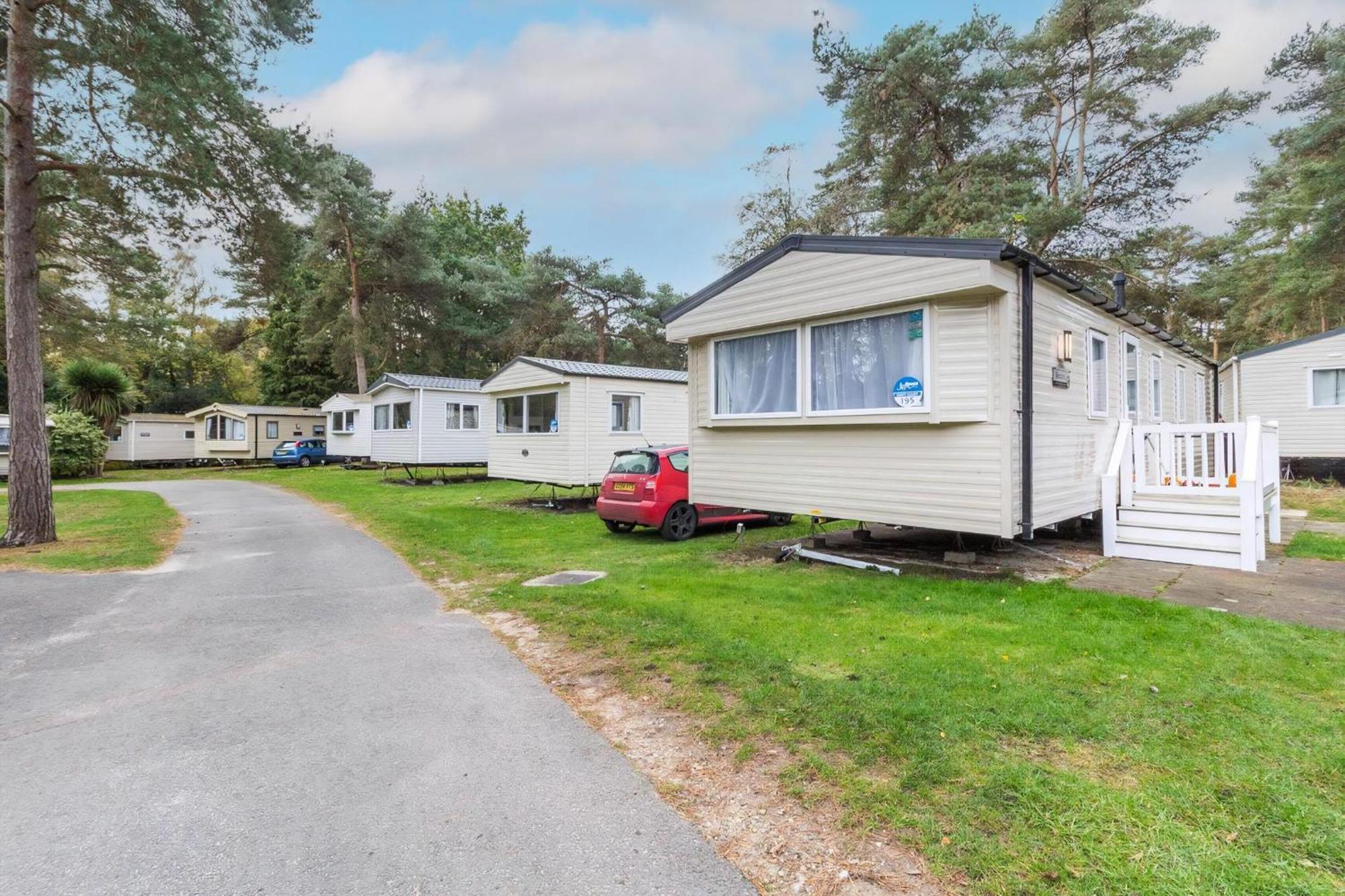 Beautiful 8 Berth Caravan At Wild Duck Haven Park In Norfolk Ref 11195Sc Hotel เกรทยาร์มัธ ภายนอก รูปภาพ